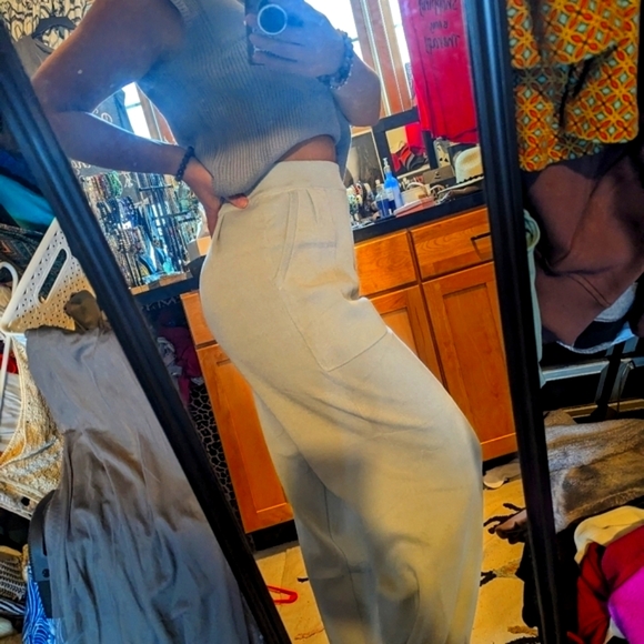 Check OUT CLOSET! FROM WHERE I POSH😉 CUTE OUTFIT🥰 - Picture 7 of 10